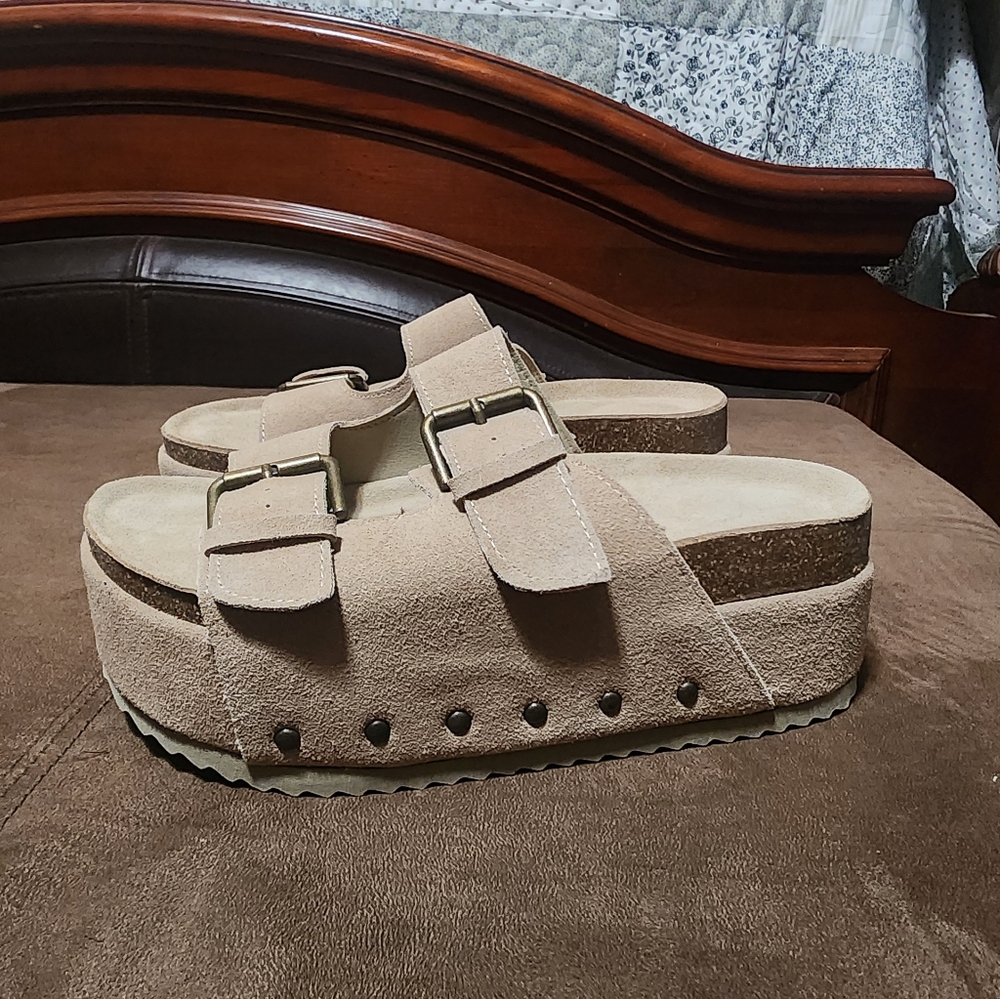 Stylish Beige Platform Sandals